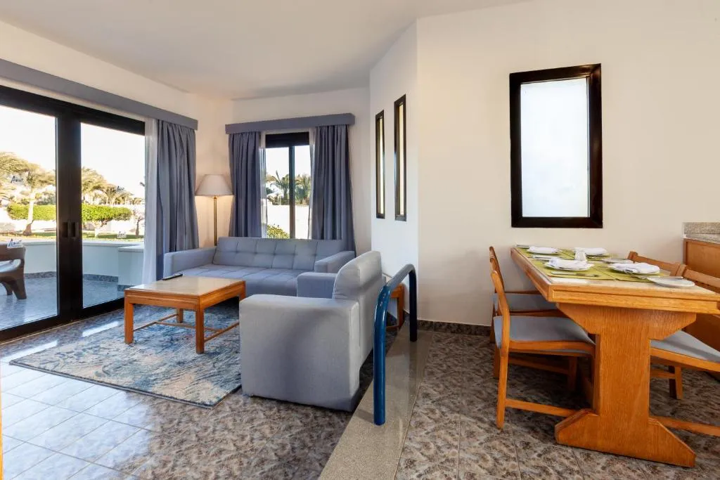 One-Bedroom Bungalow (2 Adults)